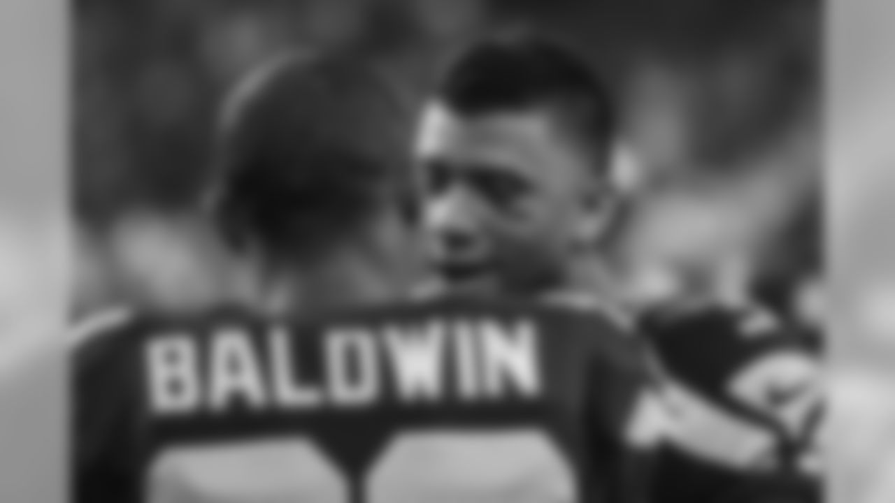 russellwilson_sidelines-7.jpg