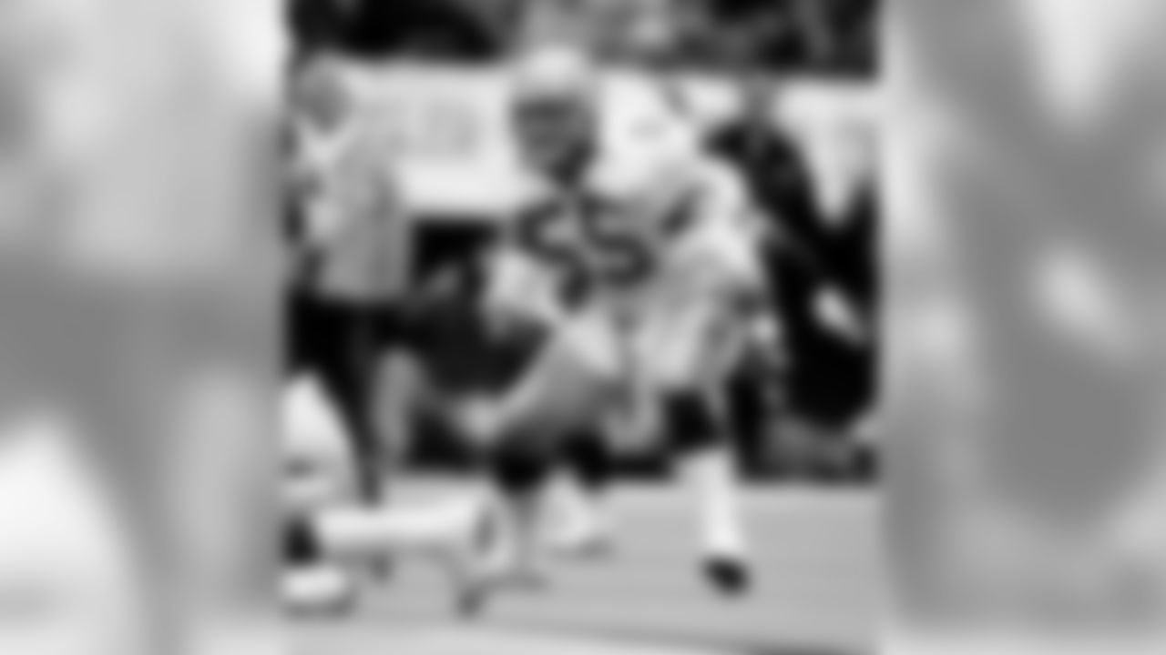 Seattle Seahawks linebacker Brian Bosworth (55) sets for play during a 13-9 loss to the Pittsburgh Steelers on December 6, 1987 at The Kingdome in Seattle, Washington. (AP Photo / Al Messerschmidt)