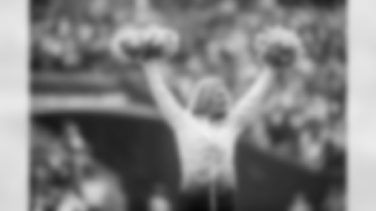 20161016_seagals_falcons_janegphoto-120.jpg