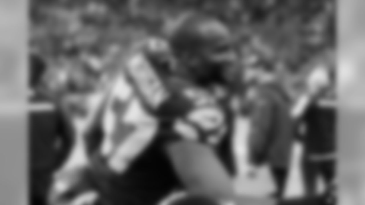 tempSeahawksSideline_vs_49ers-37.jpg