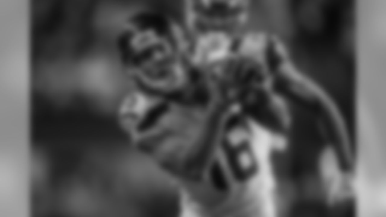 Tyler Lockett hauls in a 57-yard touchdown catch.