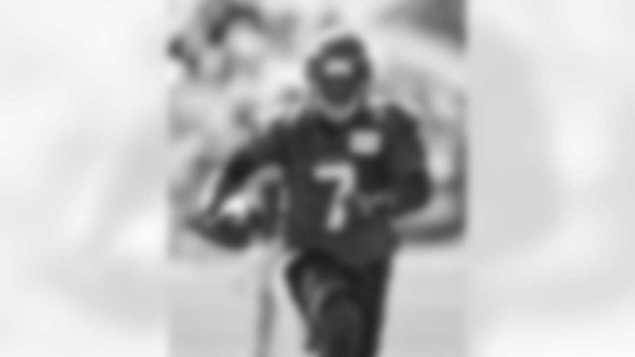 temp20120729_SEAHAWKS_0673.jpg