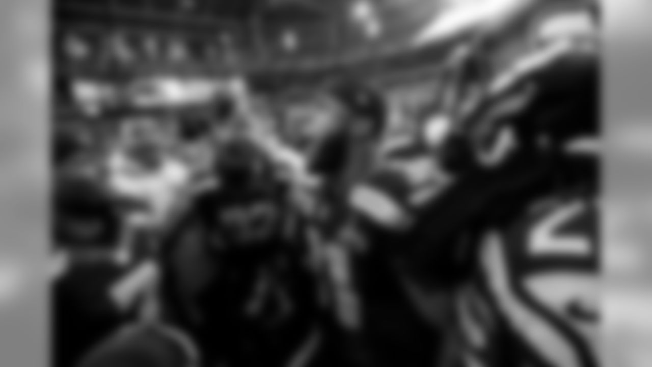 The Seahawks gathered as a team for their final huddle before kickoff and captain Kam Chancellor fired his teammates up.