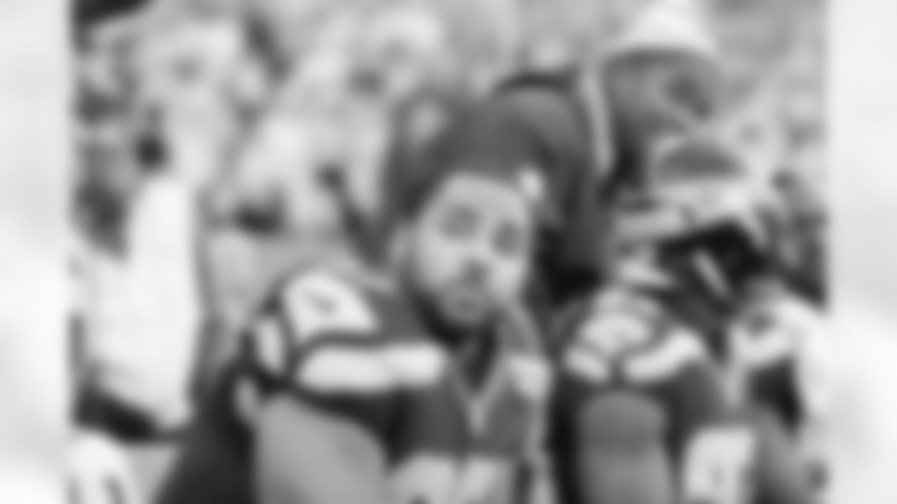 tempSeahawksSideline_vs_49ers-13.jpg