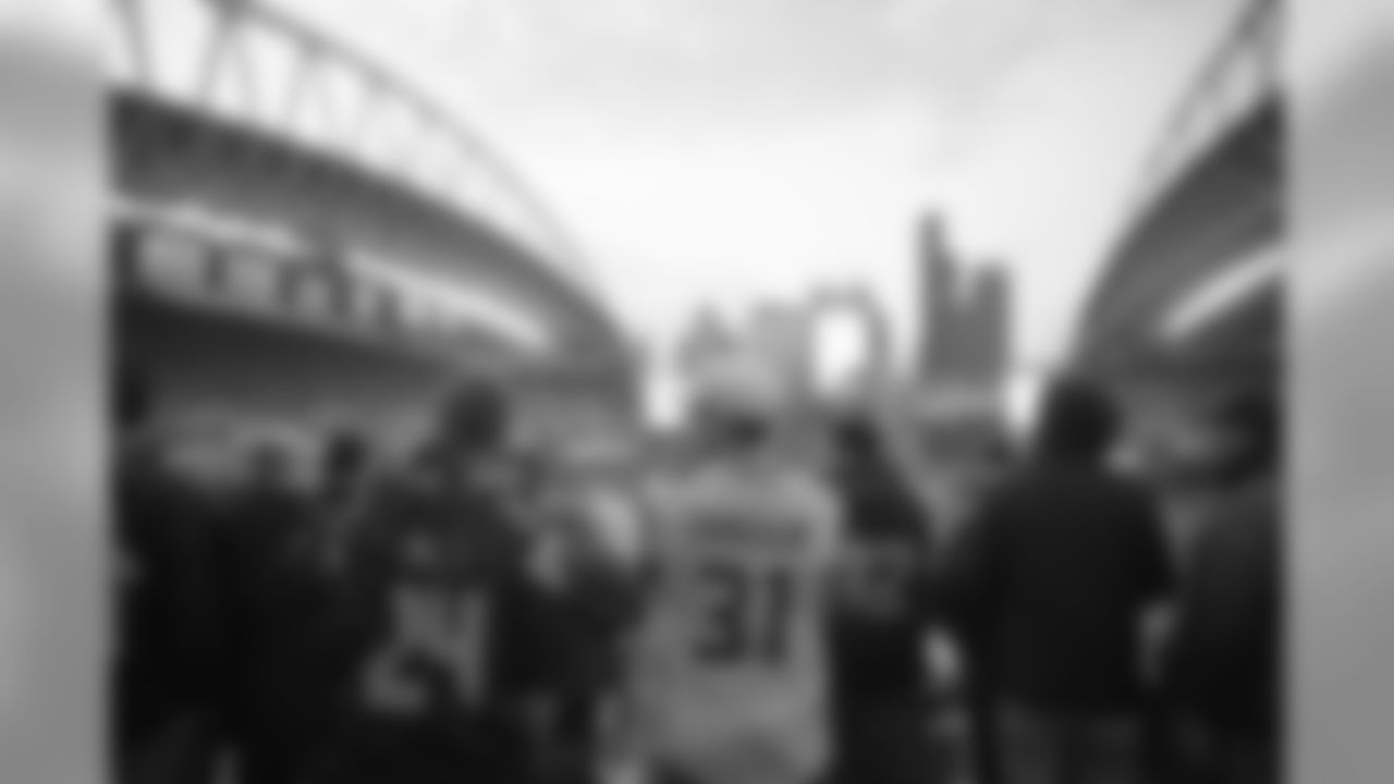 seahawksvbroncos-fiechtner-033.jpg
