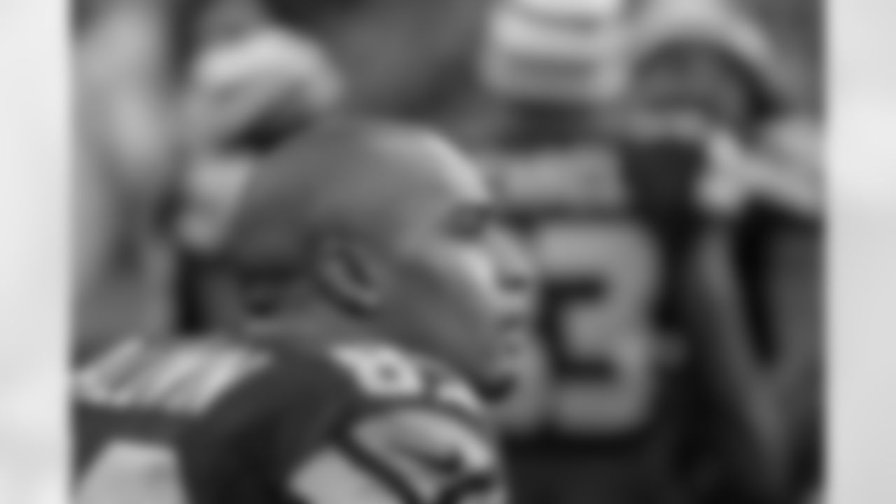 tempSeahawksSideline_vs_49ers-82.jpg