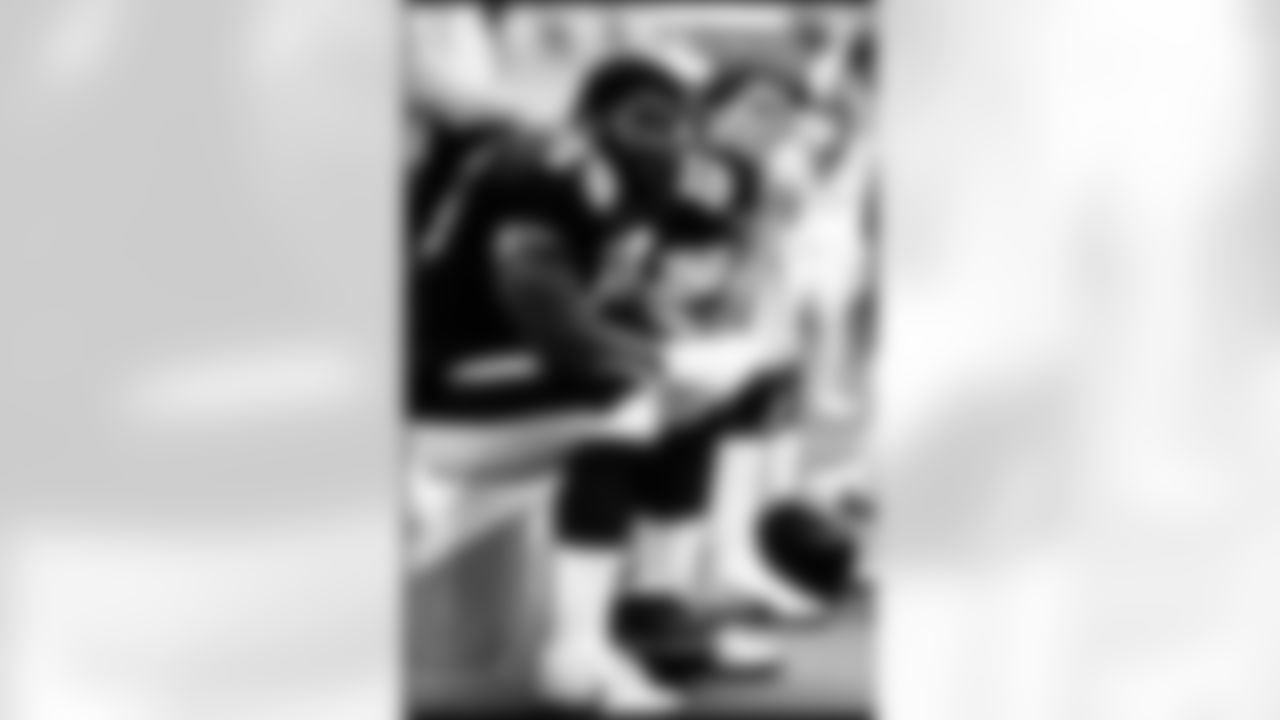 1971 Larry Brown: Once asked which of his players not yet elected to the Pro Football Hall of Fame deserved to be enshrined, Chuck Noll didnt hesitate: Larry Brown. Started the first two Super Bowls in the 1970s as a tight end; started the next two Super Bowls at right tackle vs. Too Tall Jones of the Cowboys and Jack Youngblood of the Rams. Four Super Bowl rings.