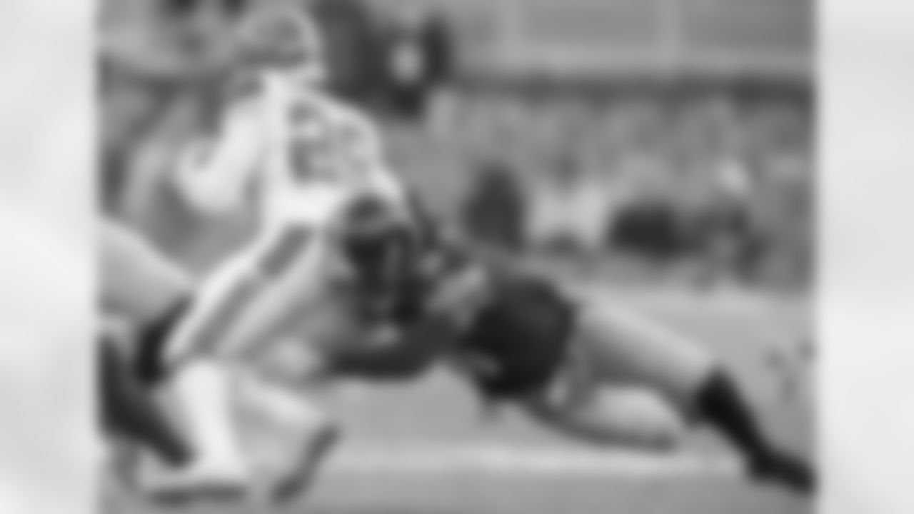 LB Sean Spence