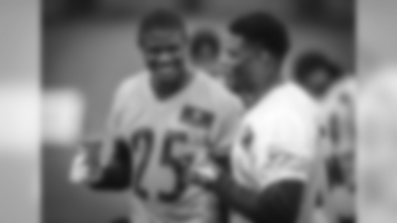 CB Artie Burns