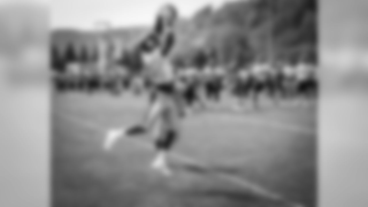Antonio Brown, Artie Burns