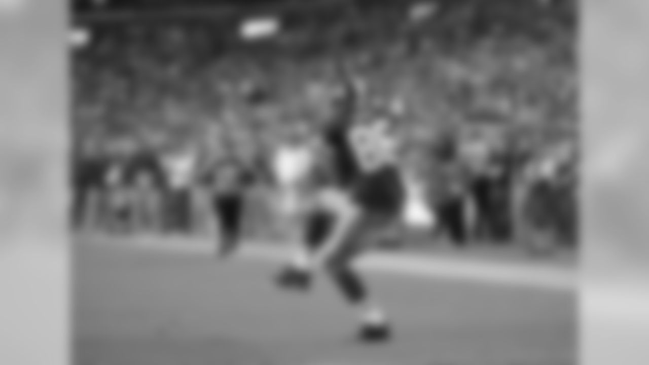 TE Jordan Reed led the Redskins during the 2015 regular season in receptions (87), yards (952) and touchdowns (11).