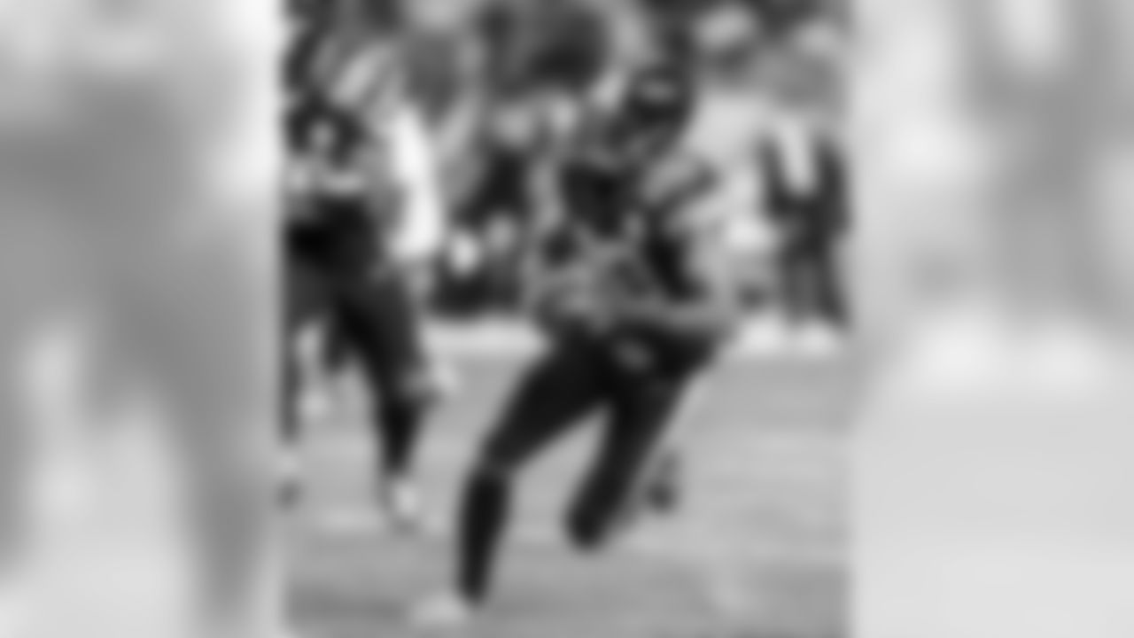 No. 28 - Sean Davis