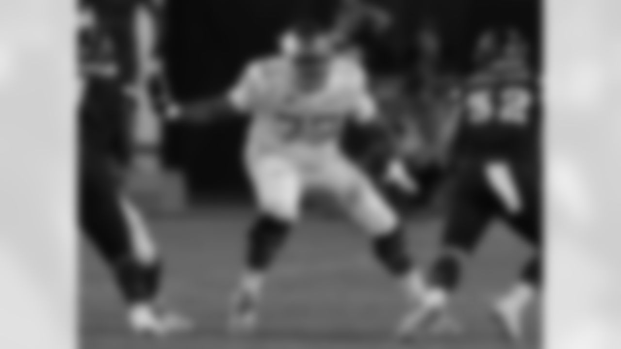 44. Tyrell Crosby, OT, Oregon