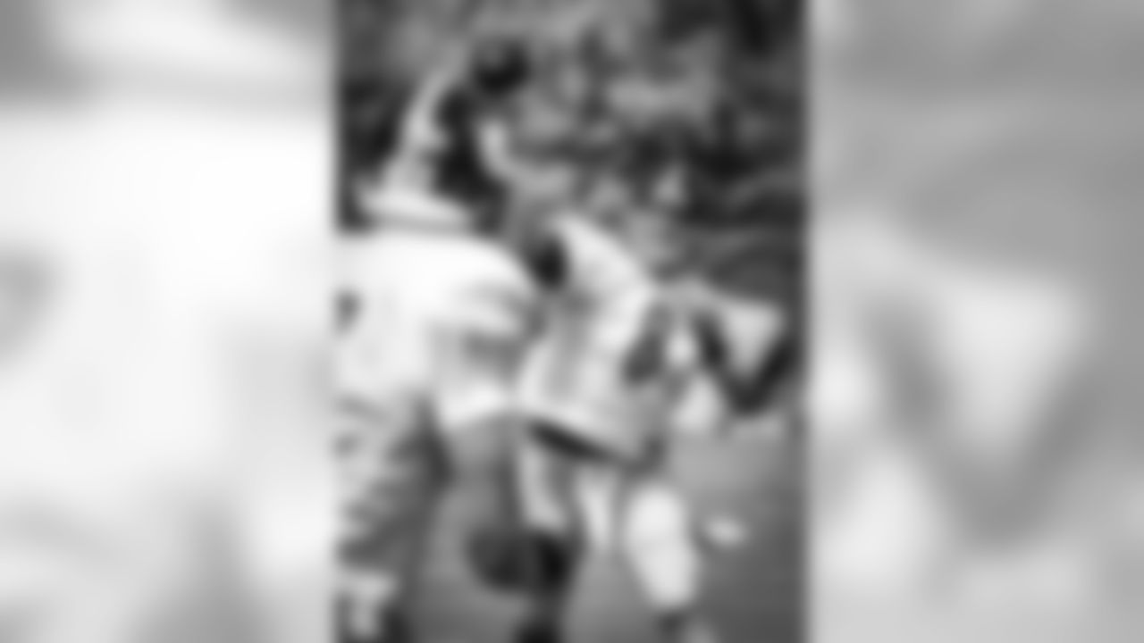 QB Bryn Renner