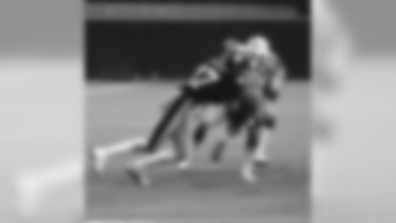 The Steelers defeated the Colts 28-10 in an AFC Divisional playoff game on December 27, 1975.