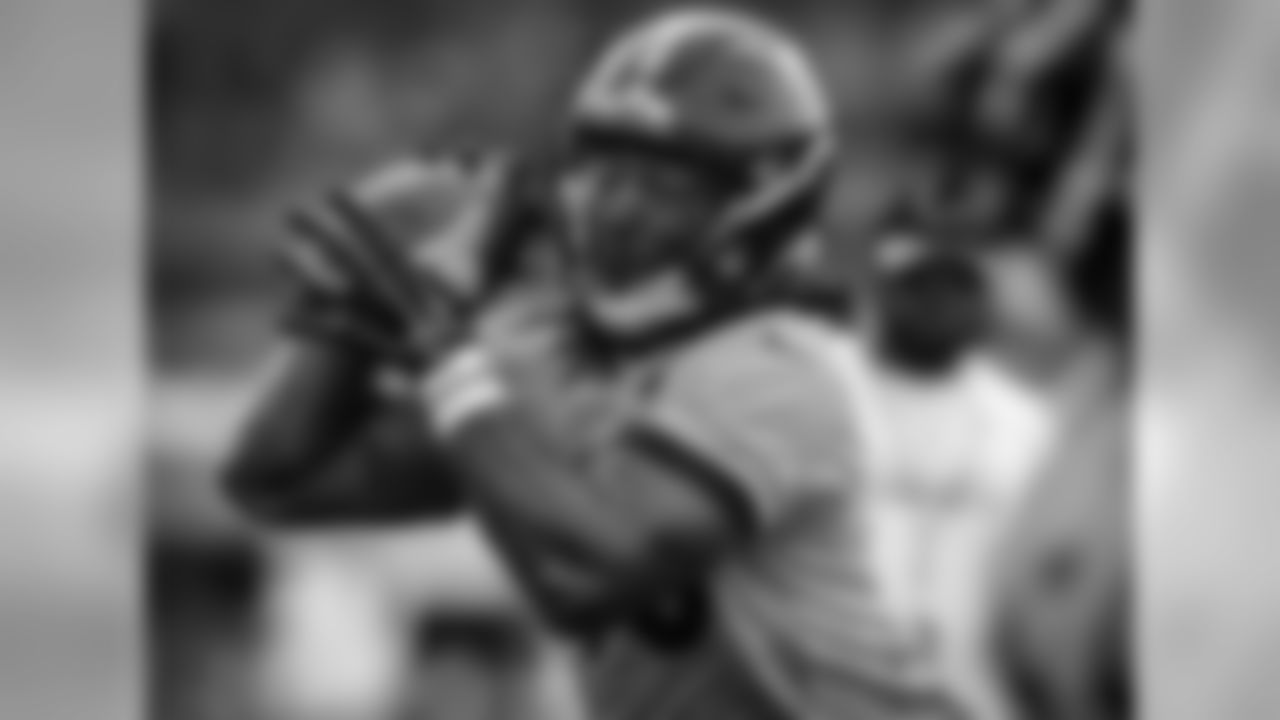 LB Bud Dupree