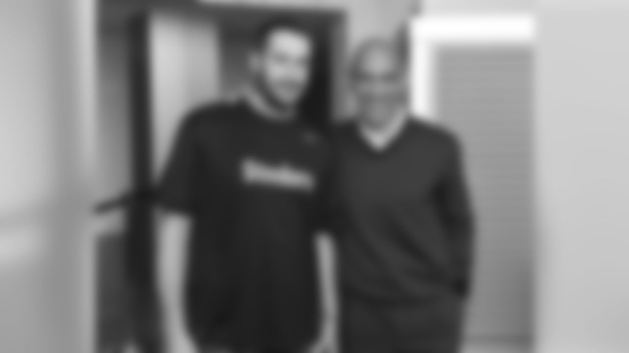 Tony Dungy with a Steelers fan.