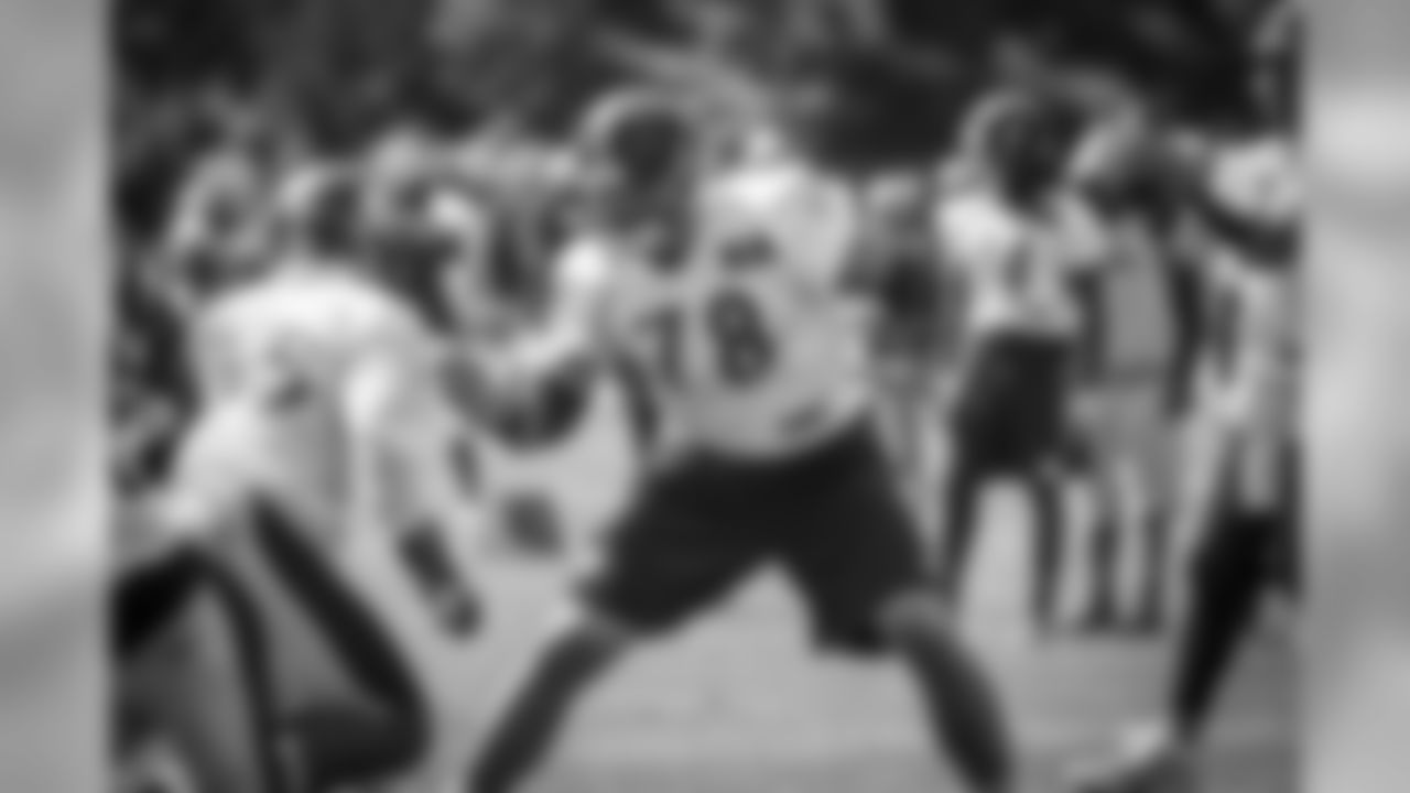 OT Alejandro Villanueva