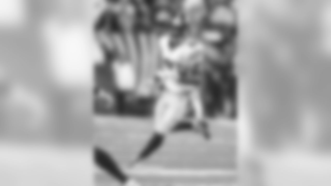 WR Antonio Brown ended the regular season with a team-high 136 receptions for a team-high 1,834 yards. Brown also hauled in 10 receiving touchdowns this season. In the AFC Wild Card Game at Cincinnati Brown had 7 receptions for 119 yards.