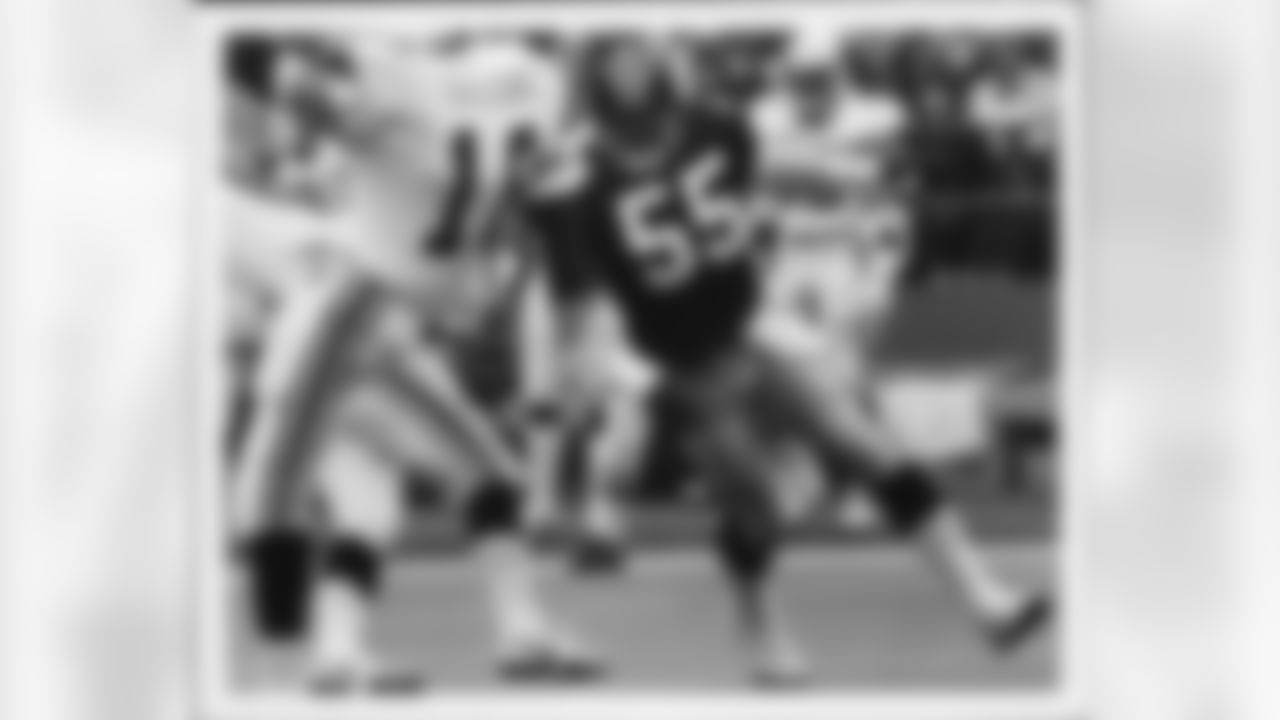 1977 Dennis Winston: A backup outside linebacker who started 10 games in 1979, Winston originally made his presence felt on special teams. Stuck behind Jack Ham and Robin Cole on the depth chart, Winston did start Super Bowl XIV for Ham, who was injured. Two Super Bowl rings.