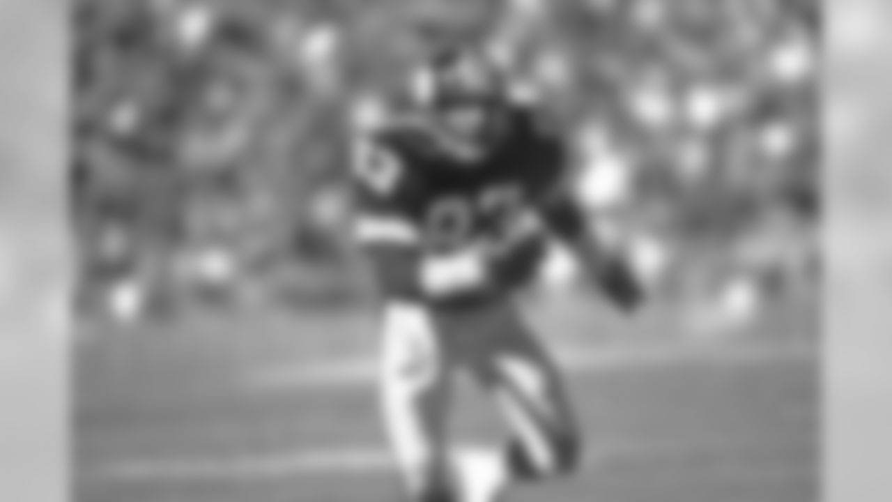 1984 LOUIS LIPPS: A playmaking receiver not lucky enough to play with either Terry Bradshaw or Ben Roethlisberger, Lipps led the NFL in punt returns as a rookie and then caught 59 passes for 1,132 yards (19.2 average) in 1985. In his first two seasons with the Steelers, Lipps scored 24 touchdowns receiving and returning.