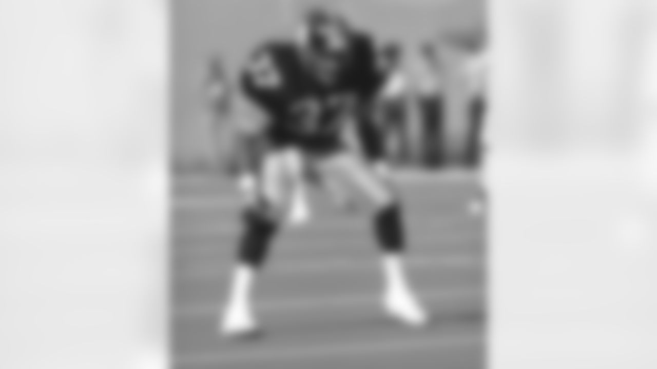 1989 CARNELL LAKE: Today, scouts talk reverentially about safeties who can cover like cornerbacks. In his day, Carnell Lake was a safety who covered well enough to actually play cornerback. In 10 seasons with the Steelers, Lake finished with 21.5 sacks, 16 interceptions, 15 forced fumbles, and 16 fumble recoveries. In both 1995 and 1997, Lake moved to cornerback to help stabilize the Steelers secondary, and the seasons ended with a trip to the Super Bowl and one to the AFC Championship Game, respectively. He was voted to the Pro Bowl four times, and he was named first-team All-Pro in 1997.