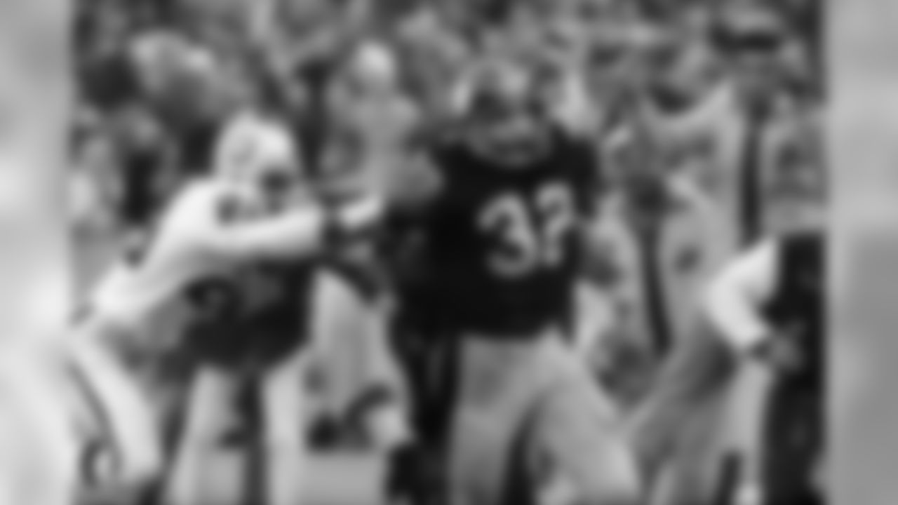 1972 FRANCO HARRIS: In terms of coming up big in critical games, Harris is the running back version of Terry Bradshaw. In 19 playoff games, Harris carried 400 times for 1,556 yards (3.9 average) with 16 touchdowns, while also catching 51 passes for 504 more yards and another touchdown. Harris rushed for four touchdowns in four Super Bowl wins. Harris is second in all-time postseason rushing yards to Emmitt Smith (1,556-1,586) but when receptions are added in, Harris leads Smith in yards from scrimmage (2,060-1,928). Hall of Fame, Class of 1990. Four Super Bowl rings.