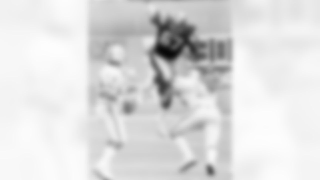 1976 Gary Dunn: By the time the Steelers picked Gary Dunn, the original Steel Curtain was showing signs of rust, what with Joe Greene and L.C. Greenwood both being seven-year veterans. Dunn, a defensive tackle and then a nose tackle when the Steelers switched to a 3-4, led the team in sacks in 1981 and tied for the lead in 1982, and he finished his career with 35.5. Two Super Bowl rings.
