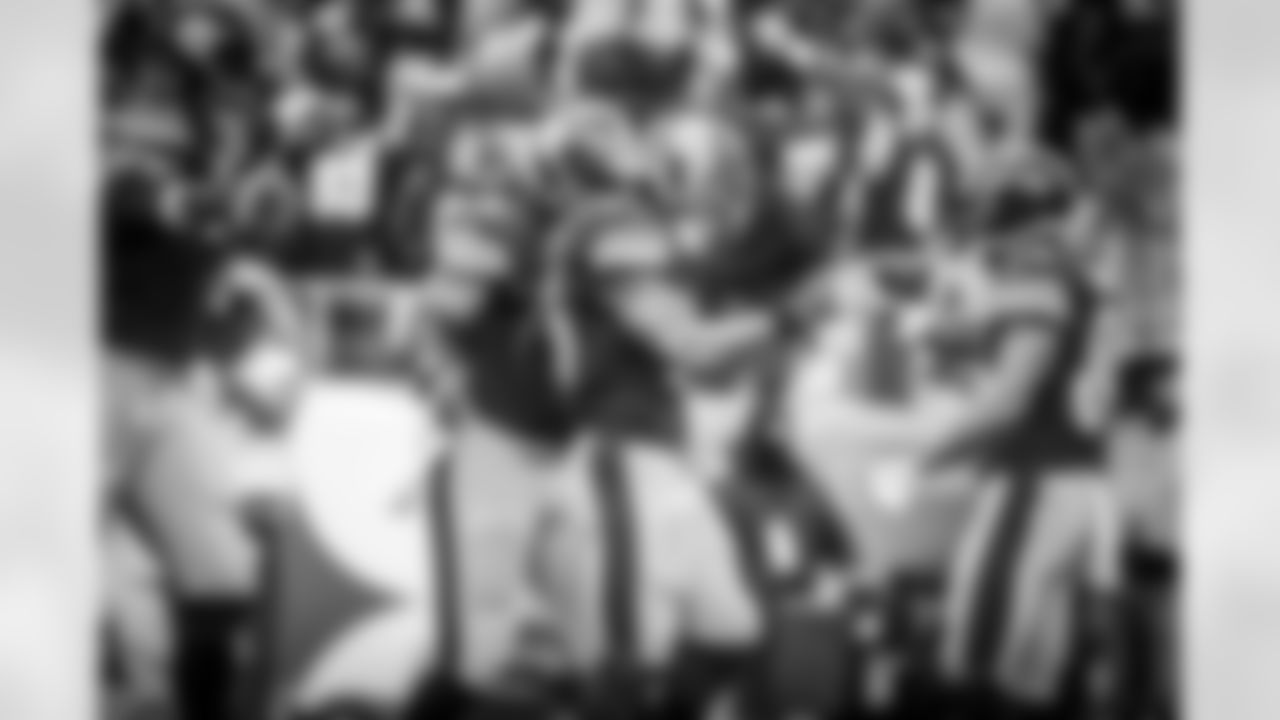 Alejandro Villanueva, Chris Hubbard, Le'Veon Bell, and Antonio Brown