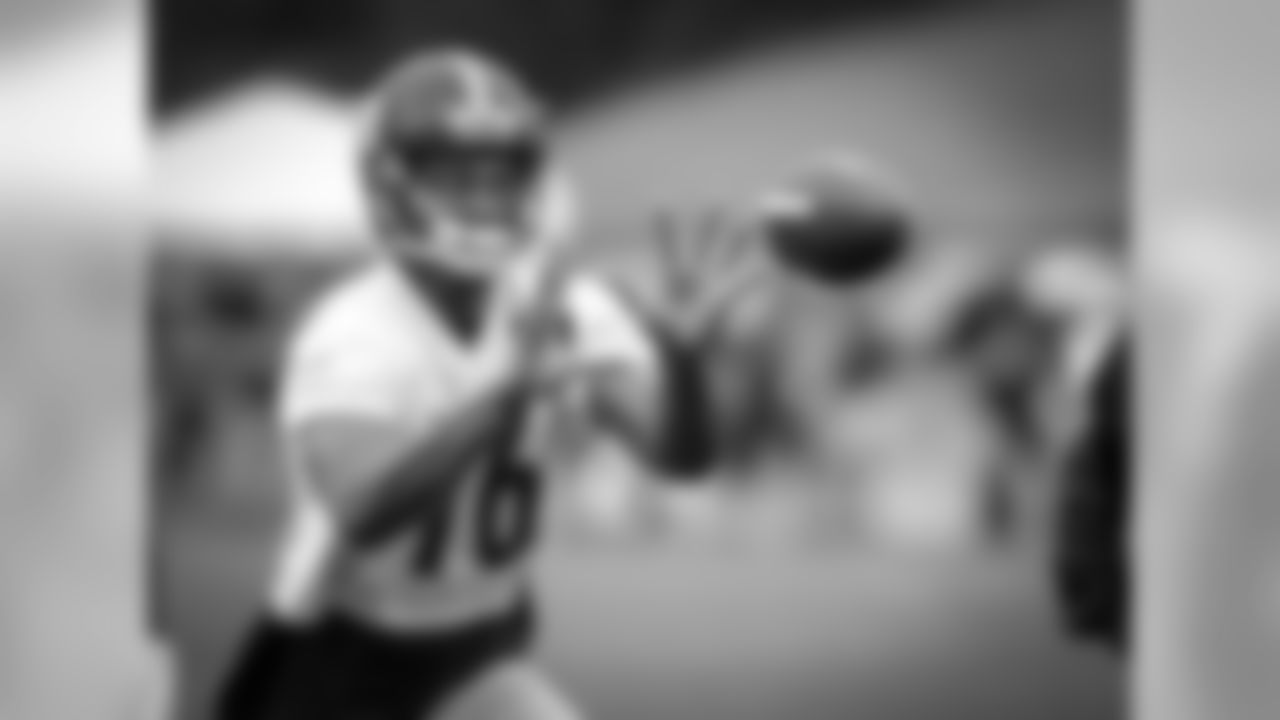 WR Issac Blakeney