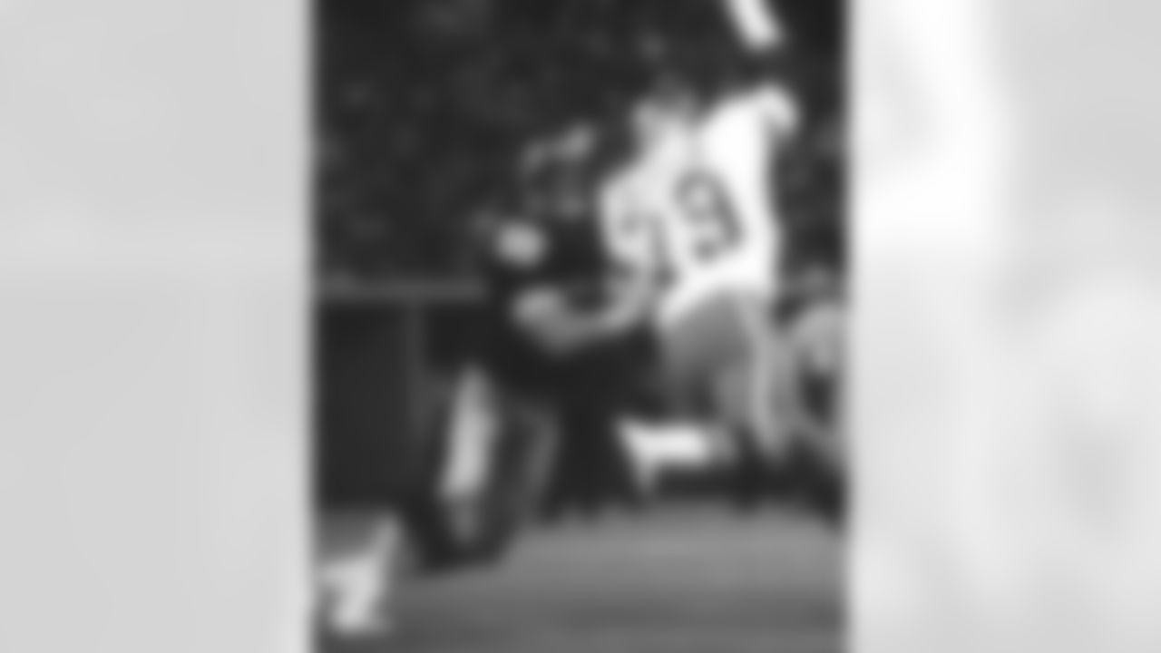 1969 JON KOLB: In one draft class, his first as Steelers coach, Chuck Noll got his team three linemen who would each win four Super Bowl rings. Kolb was picked after Joe Greene but before L.C. Greenwood, and his specialty was blocking the likes of his defensive teammates. Kolb became a full-time starter in 1971, and for the next six seasons he didnt miss a game. Kolb ended up starting 135 games at left tackle, including four Super Bowls. Four Super Bowl rings.