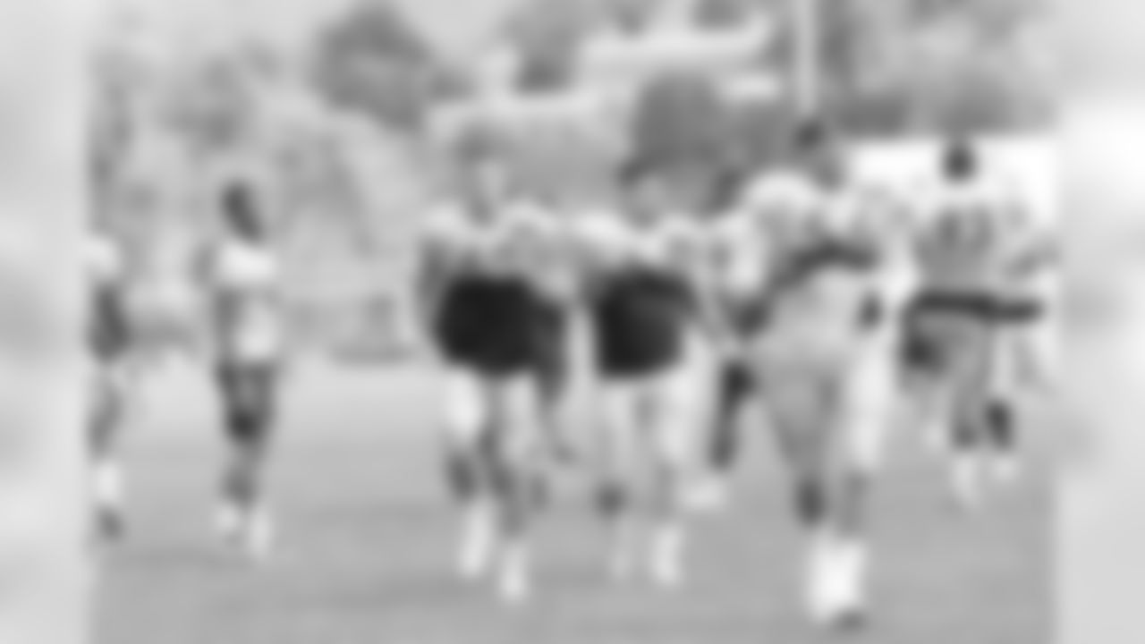 LBs Jordan Zumwalt (49) and Mike Reilly (57)