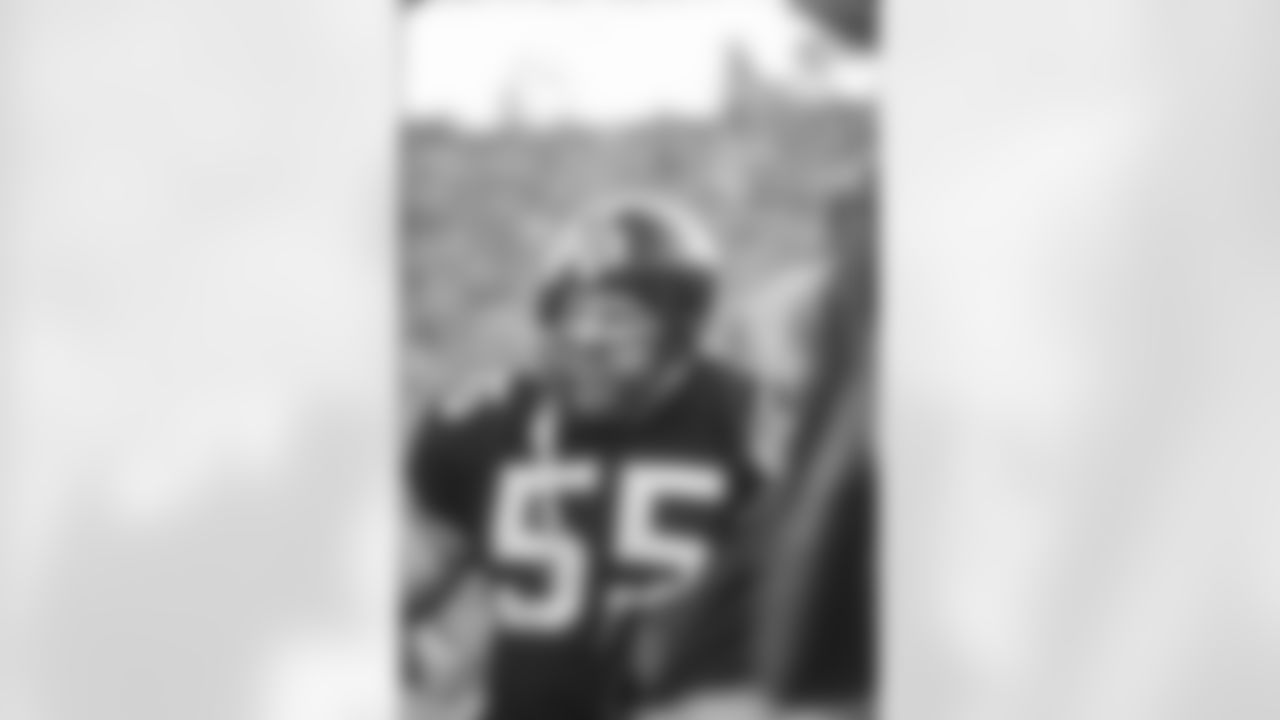 1969 JON KOLB: In one draft class, his first as Steelers coach, Chuck Noll got his team three linemen who would each win four Super Bowl rings. Kolb was picked after Joe Greene but before L.C. Greenwood, and his specialty was blocking the likes of his defensive teammates. Kolb became a full-time starter in 1971, and for the next six seasons he didnt miss a game. Kolb ended up starting 135 games at left tackle, including four Super Bowls. Four Super Bowl rings.