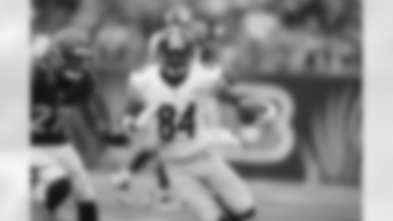 2010 Antonio Brown: Brown has established himself as the team's No. 1 receiver and one of the best in the NFL. Brown has four 1,000-yard receiving seasons, and one of his four Pro Bowl selections has been because of his return abilities. In his six seasons to date, Brown has 526 catches for 7,093 yards and 38 touchdown receptions. He also has four touchdowns on punt returns and another on kickoff returns.