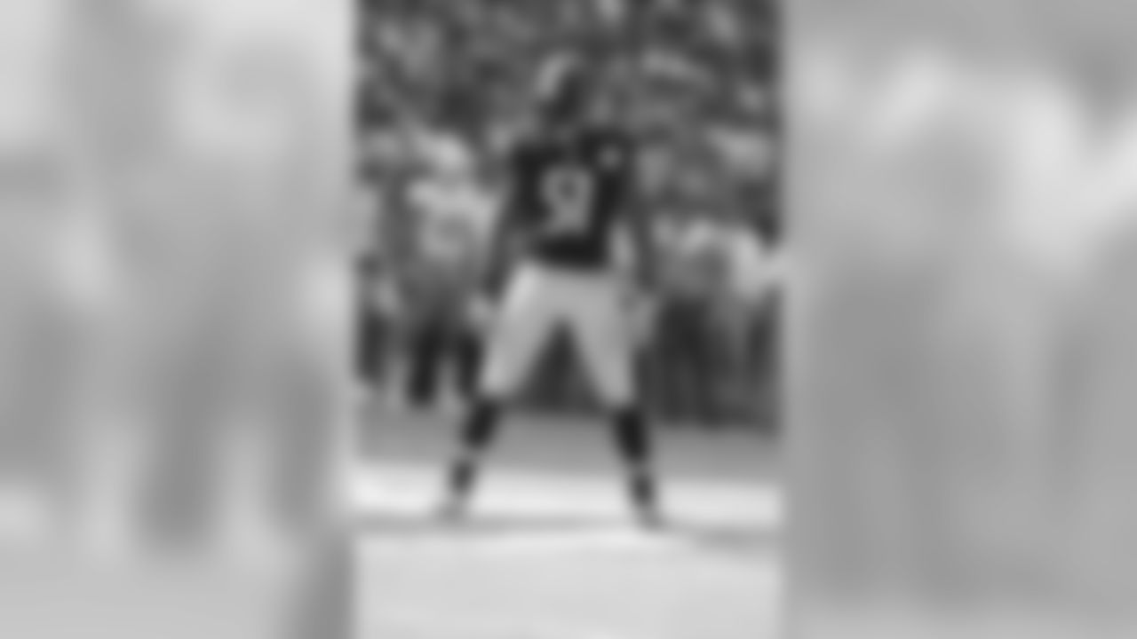 LB Steven Johnson signed with the Steelers on February 15, 2017.