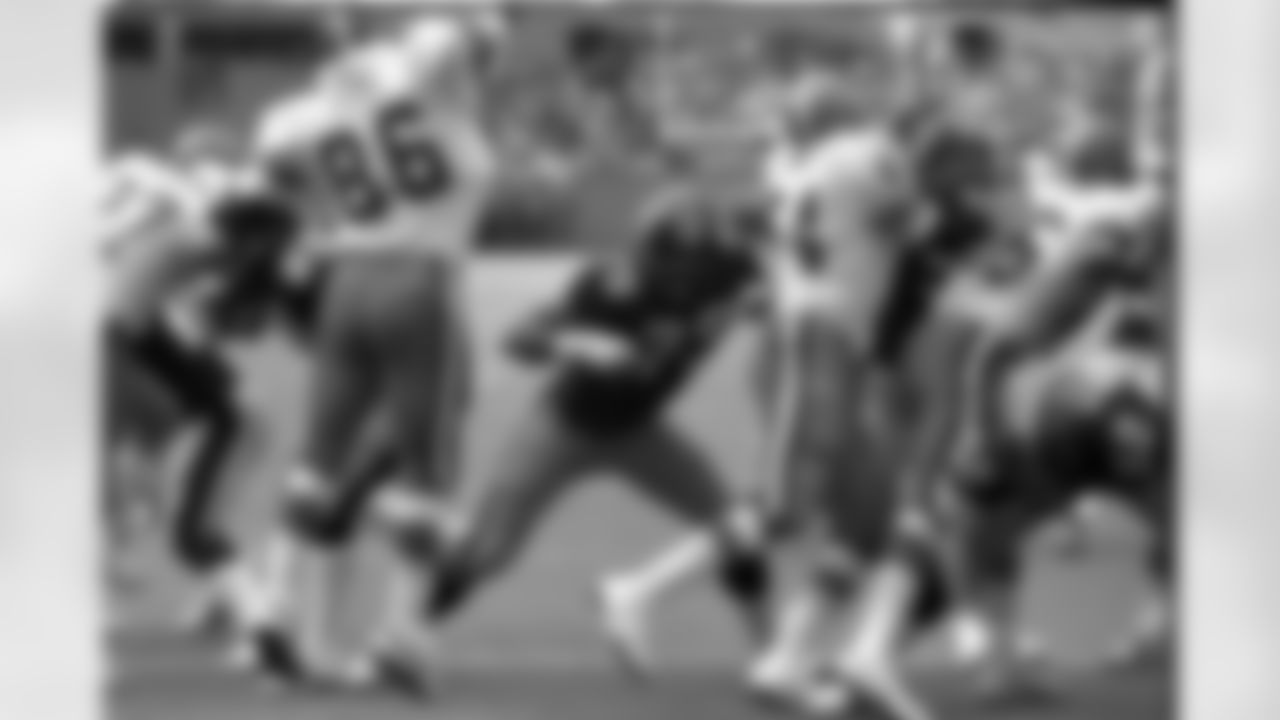 1971 Larry Brown: Once asked which of his players not yet elected to the Pro Football Hall of Fame deserved to be enshrined, Chuck Noll didnt hesitate: Larry Brown. Started the first two Super Bowls in the 1970s as a tight end; started the next two Super Bowls at right tackle vs. Too Tall Jones of the Cowboys and Jack Youngblood of the Rams. Four Super Bowl rings.