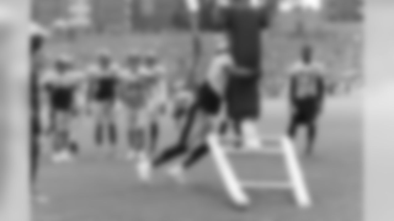 DB Montell Garner (40)