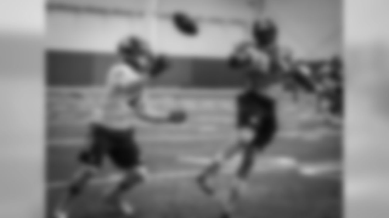 Le'Veon Bell and Steven Johnson