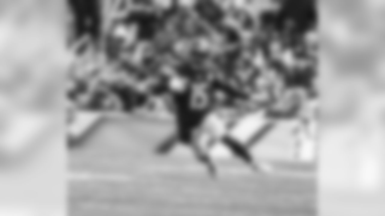 No. 15 - Demarcus Ayers