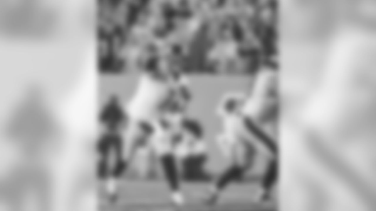 QB Ben Roethlisberger completed 319 of 469 passes (68.0%) during the regular season for 3,938 yards, 21 touchdowns, and 16 interceptions for a quarterback rating of 94.5. In the AFC Wild Card Game at Cincinnati, Roethlisberger was 18 for 31 (58.1%) for 229 yards, 1 touchdown and 0 interceptions. A quarterback rating of 92.0.