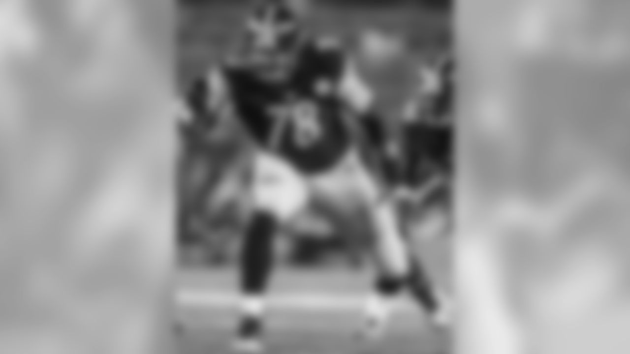 OT Alejandro Villanueva