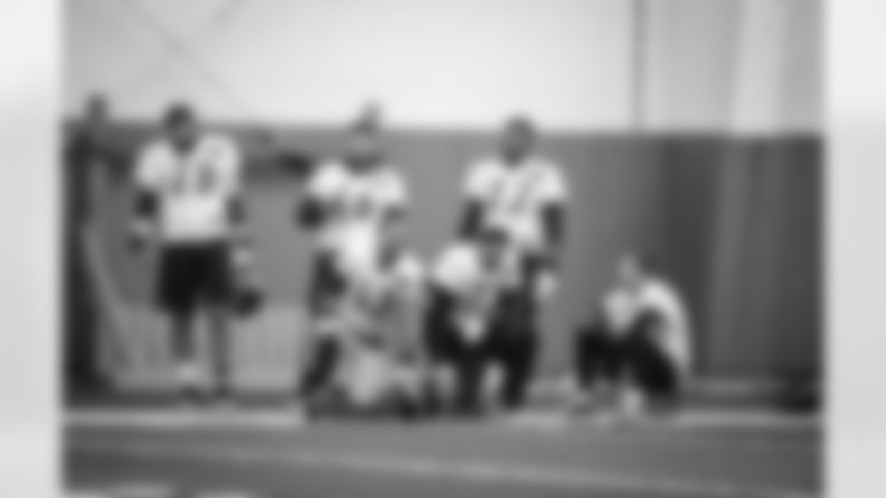 Alejandro Villanueva, David DeCastro, Marcus Gilbert, Maurkice Pouncey, Ramon Foster, and Ben Roethlisberger