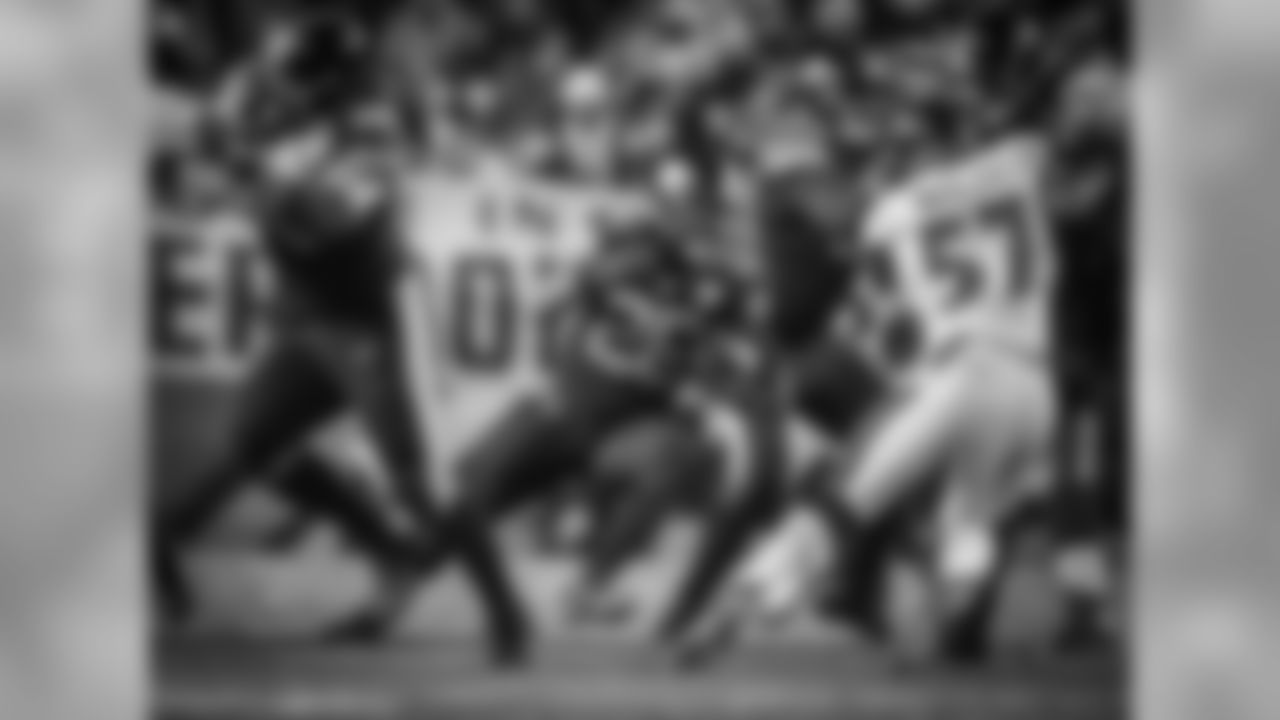 David Decastro, Le'Veon Bell, Maurkice Pouncey and Jesse James