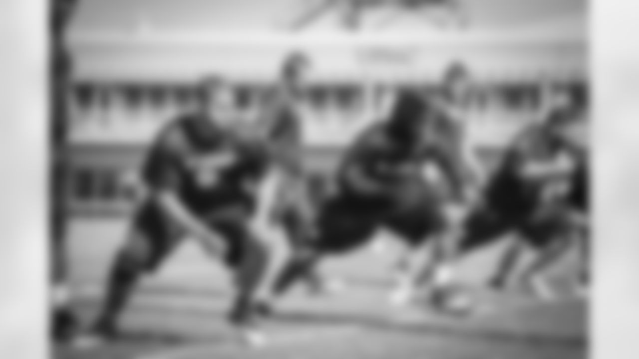 Ryan Harris, Chris Hubbard