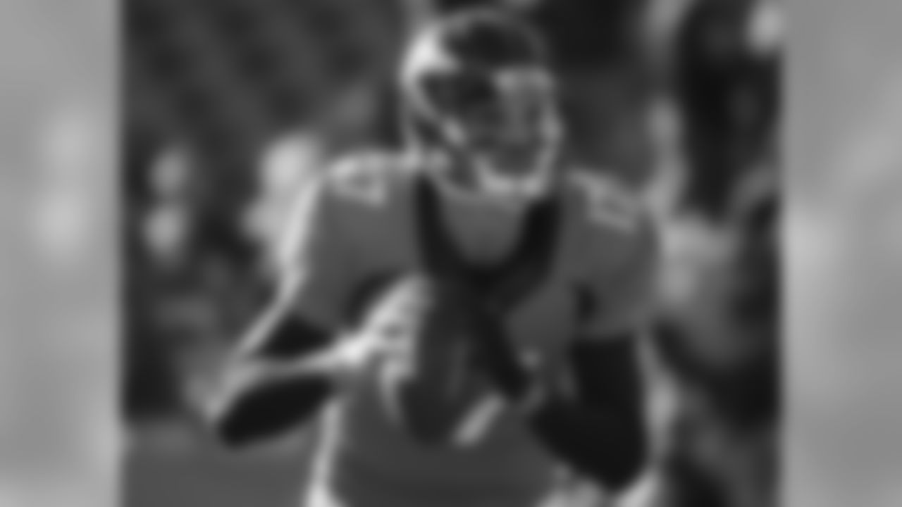 Broncos QB Brock Osweiler completed 170 of 275 passes (61.8%) in the regular season for 1,967 yards, 10 touchdowns and 6 interceptions for a quarterback rating of 86.4.