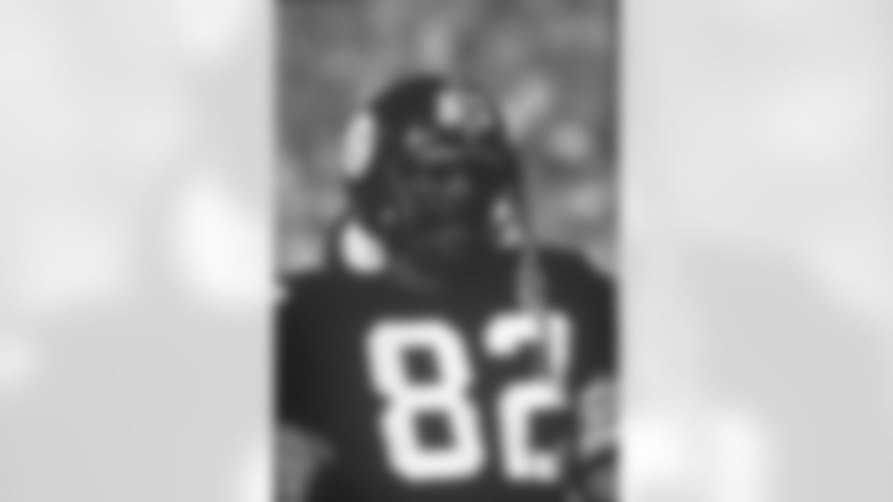 1974 John Stallworth: In the Hall of Fame because of his clutch performances in the playoffs, Stallworth caught 26 passes for 547 yards (21.0 average) and seven touchdowns in the six games that brought the Steelers the championships of Super Bowls XIII and XIV. In the playoffs, Stallworth caught 57 passes for 1,054 yards (18.5 average) and 12 touchdowns. Four Super Bowl rings.