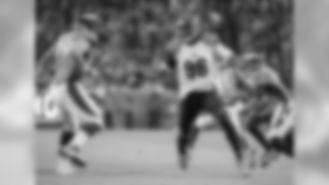 DE Carlos Dunlap leads all Bengals defenders with 13.5 quarterback sacks this season. Dunlap also has 32 quarterback hurries and 2 forced fumble in 2015.
