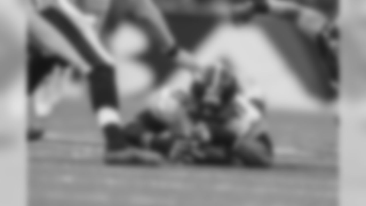 DE Cam Hayward's 7 quarterback sacks on the season currently leads the 2015 Steelers defense. Heyward has also accounted for 53 tackles and 13 quarterback hurries this season.