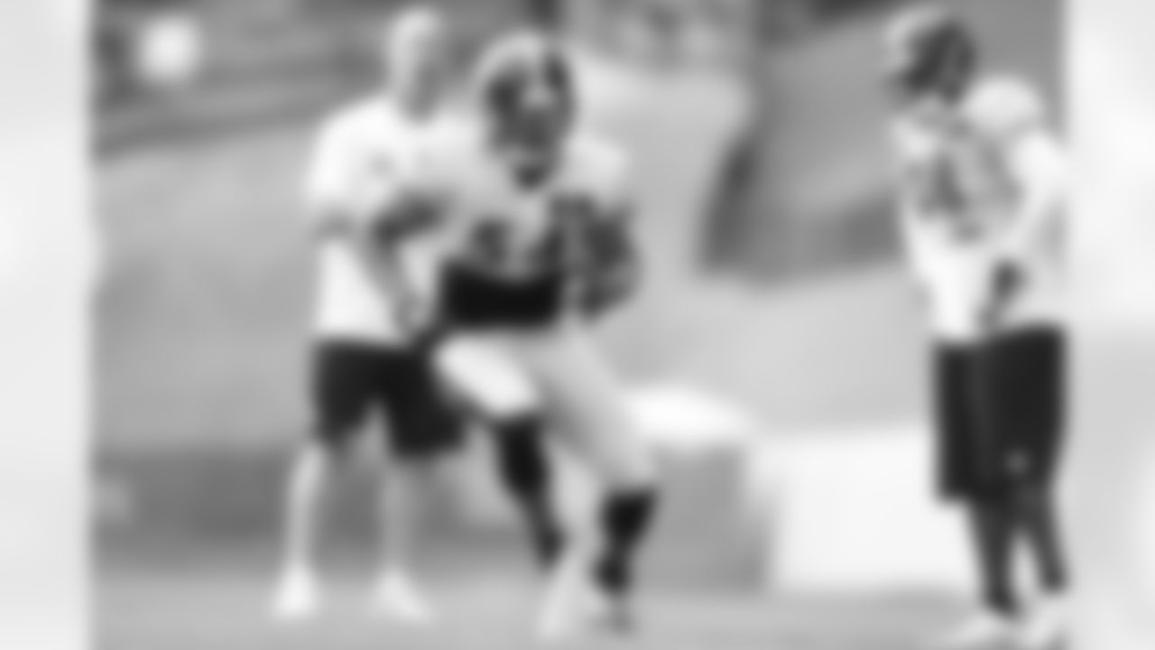 LB L.J. Fort (54)
