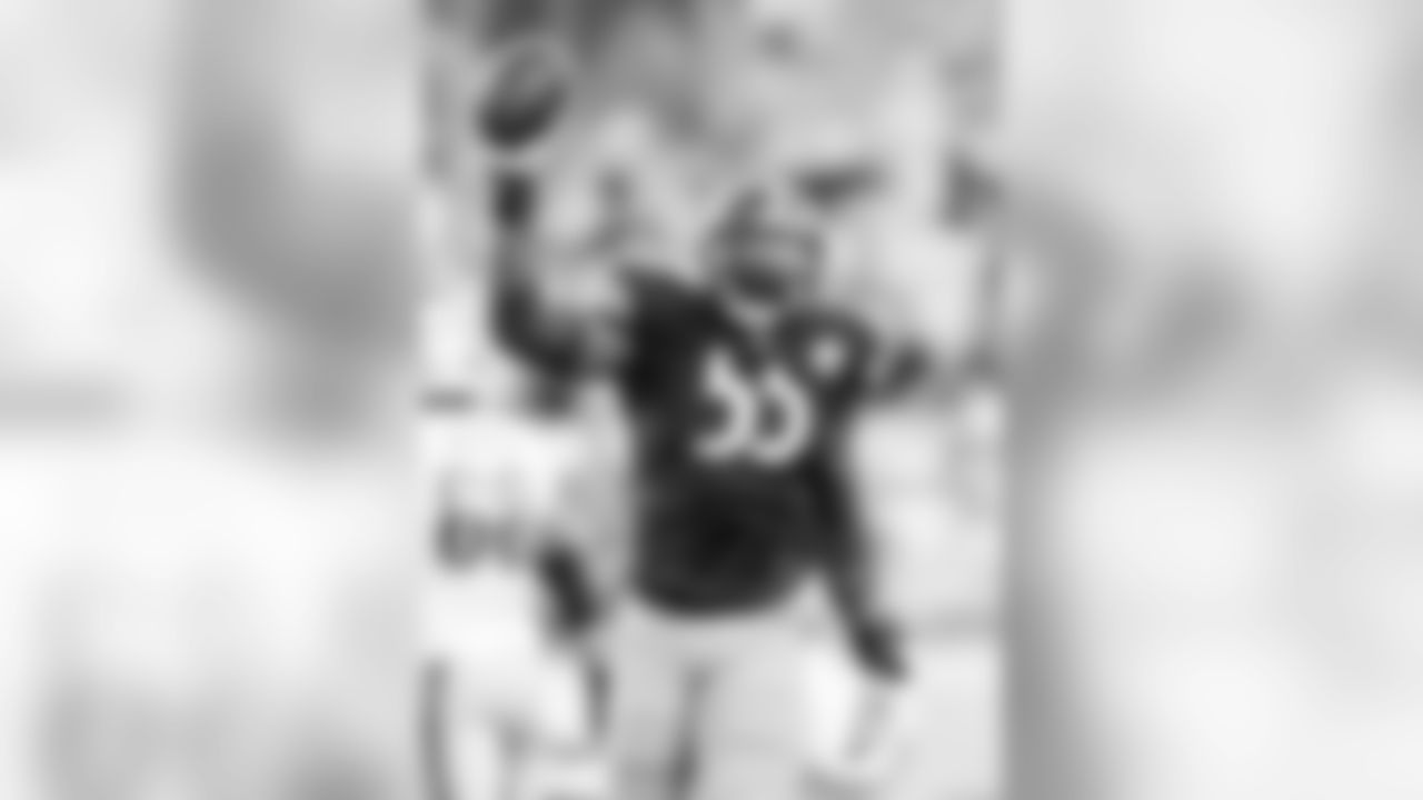 LB Arthur Moats